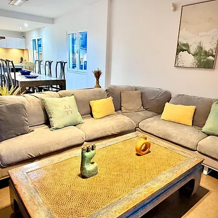 Ocean View House 펜션 파마라