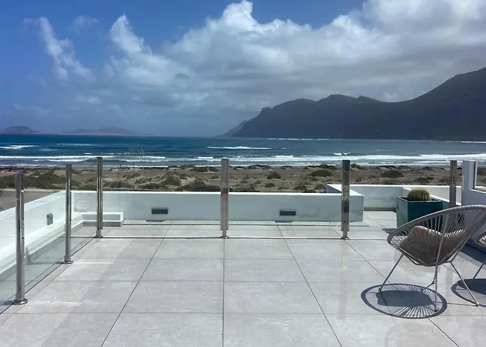 Ocean View House 펜션 파마라